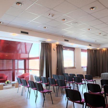 Tulip Inn Turin South Moncalieri Bagian luar foto