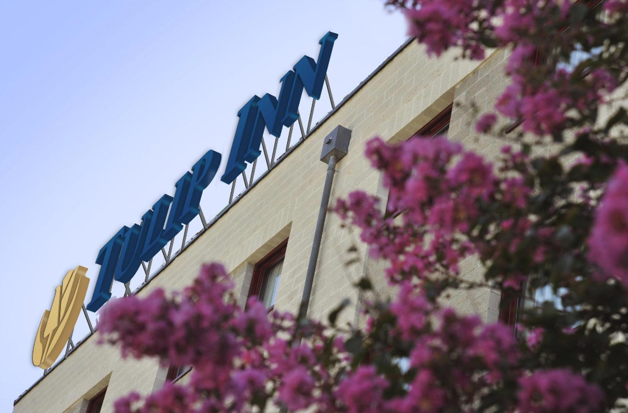 Tulip Inn Turin South Moncalieri Bagian luar foto
