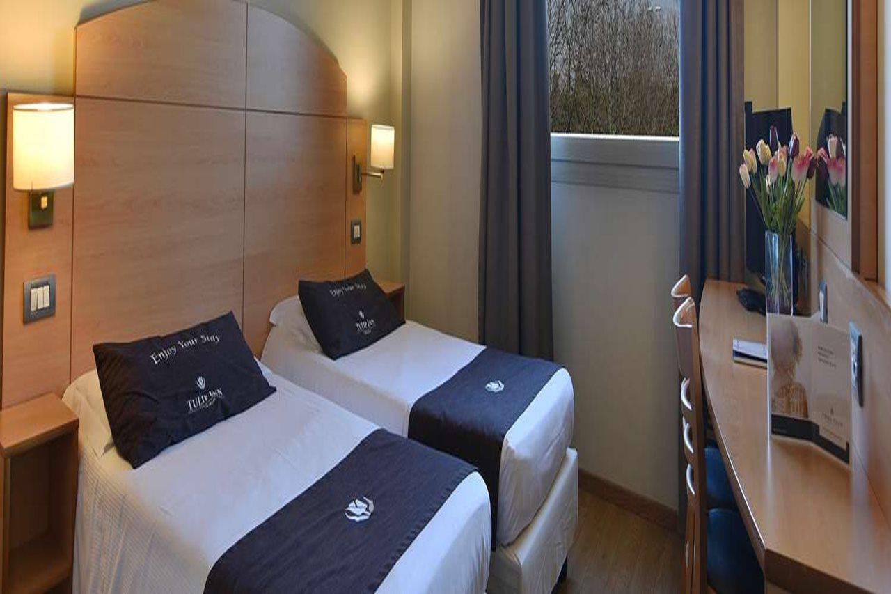 Tulip Inn Turin South Moncalieri Bagian luar foto
