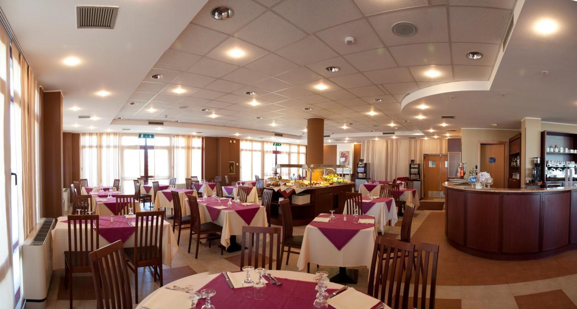 Tulip Inn Turin South Moncalieri Bagian luar foto